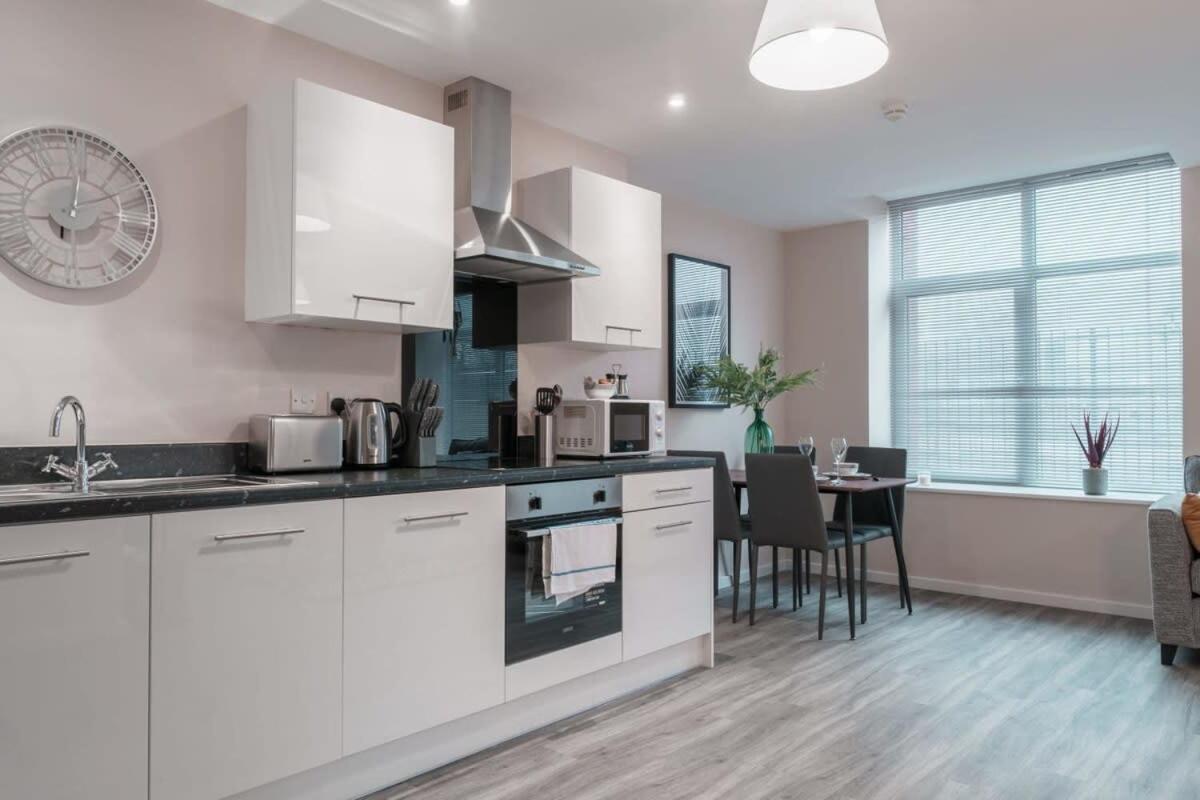 Contemporary 2 Bed Manchester Apartment - Sleeps 4 Екстериор снимка
